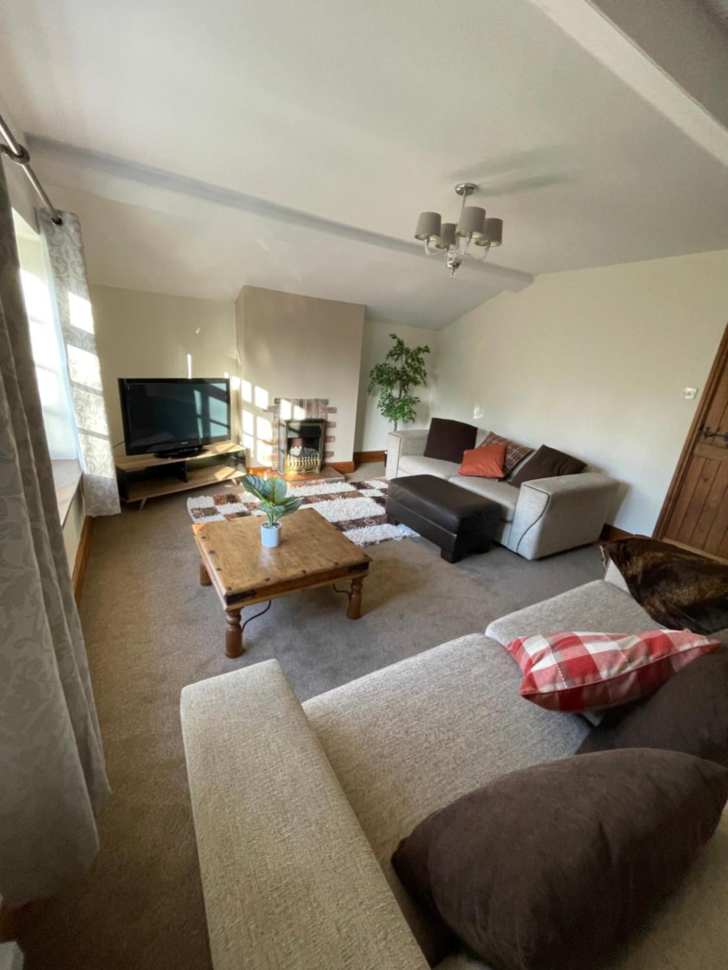 Pear Tree House 2 Bed Apartment Hartford  Bagian luar foto