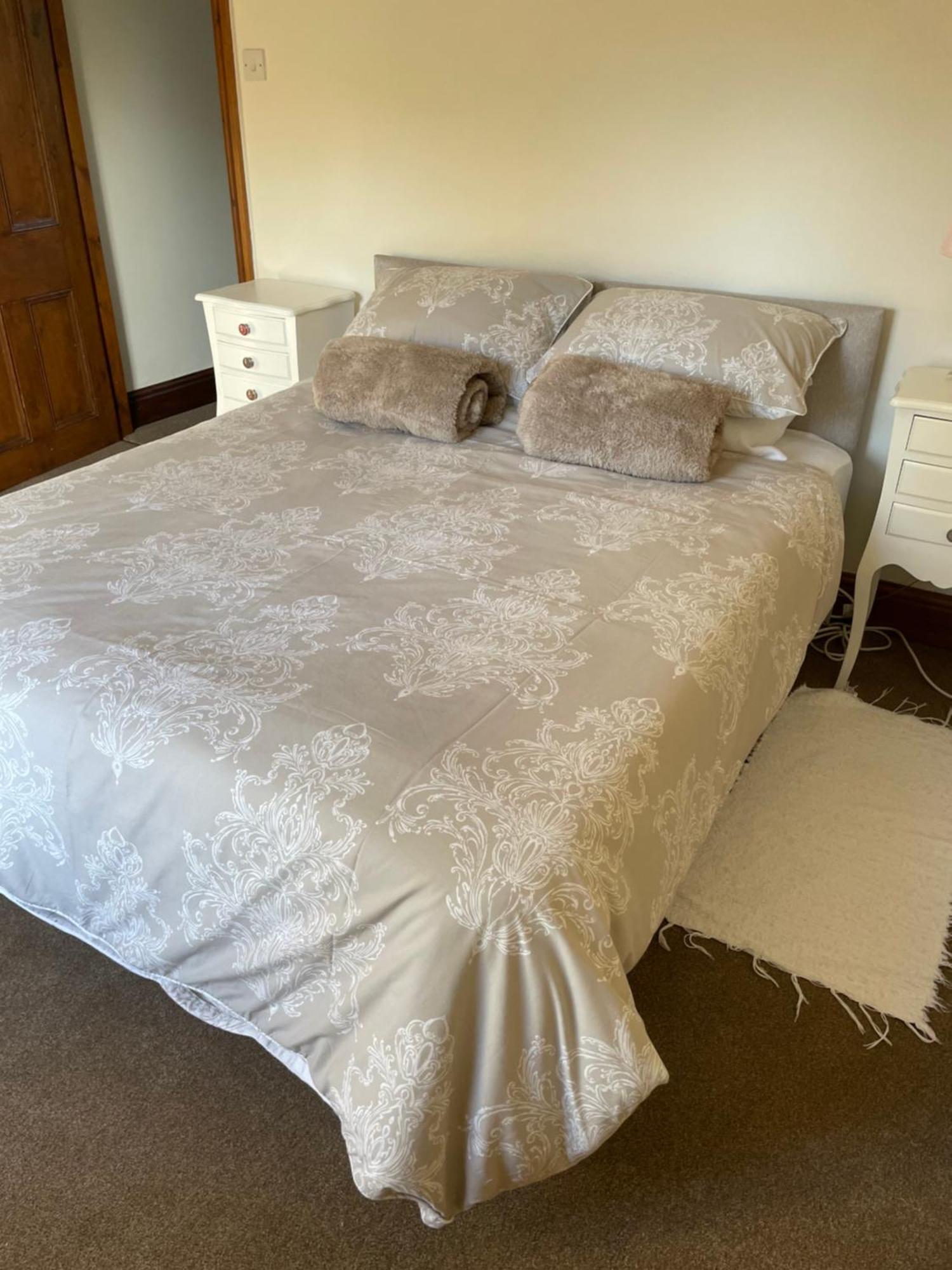 Pear Tree House 2 Bed Apartment Hartford  Bagian luar foto