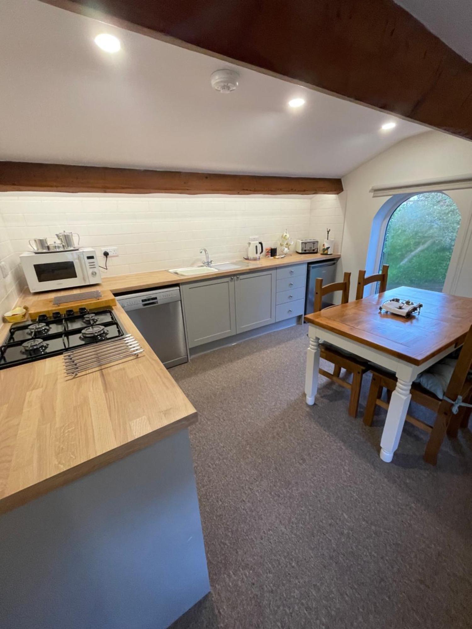 Pear Tree House 2 Bed Apartment Hartford  Bagian luar foto