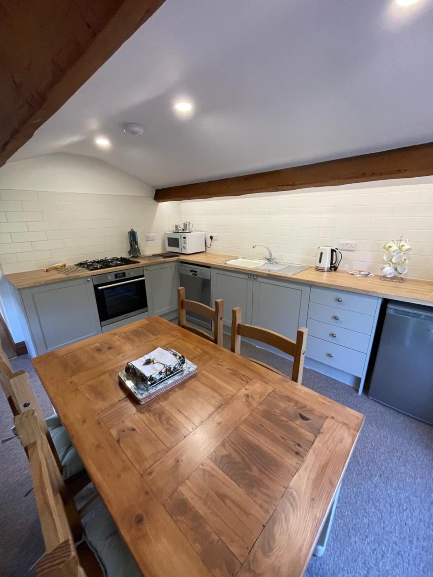 Pear Tree House 2 Bed Apartment Hartford  Bagian luar foto